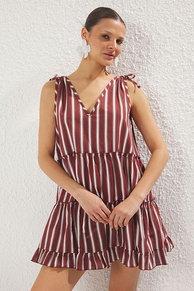 Trendyol Collection Széles szabású - Többszínű csíkos fodros pamut strandruha TBESS21EL1247