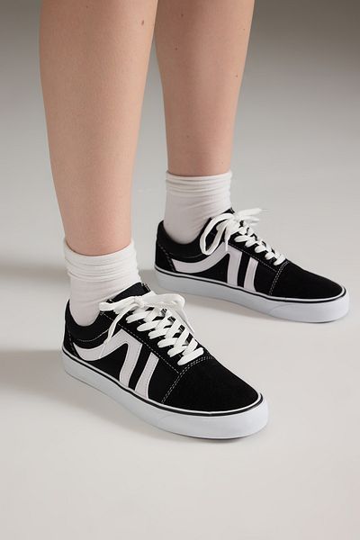 TRENDYOL SHOES Μαύρα*001 Γυναικεία αθλητικά παπούτσια με κορδόνια TAKAW25SN00068