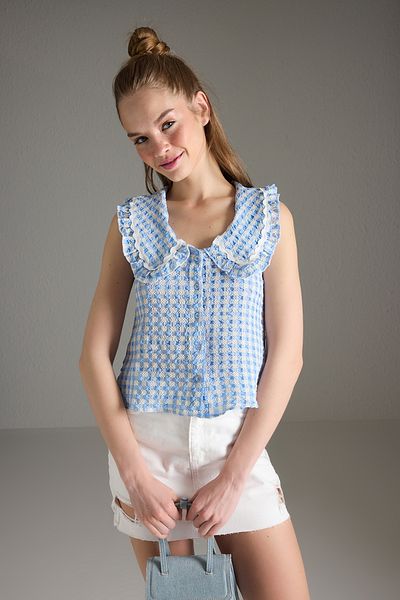 Trendyol Collection Blaues kariertes Hemd mit Babykragen TWOSS25GO00154