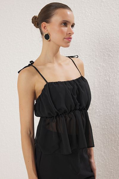 Trendyol Collection Schwarze gewebte Chiffonbluse mit Trägern TWOSS25BZ00520