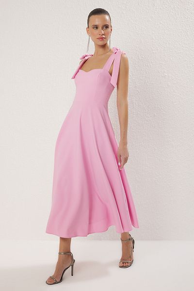 Trendyol Collection Rosa A-Linien-Träger mit Schnürung, detailliertes gewebtes Abendkleid, Nachtabendkleid TPRSS24EL00251