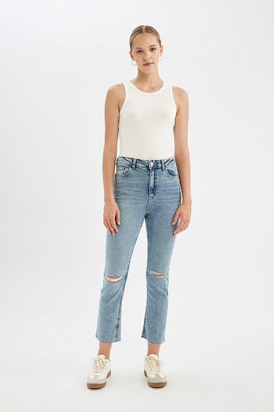 DeFacto High Waist Ripped Detail Mary Washed Jea Npants - Cutout Ankle Length, Straight Leg C7364Ax24Au