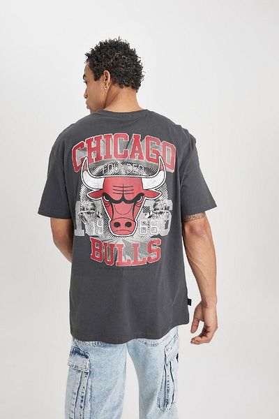 DeFacto Μπλουζάκι NBA Chicago Bulls Crew Neck Boxy Fit κοντομάνικο T-shirt B3924ax24sp