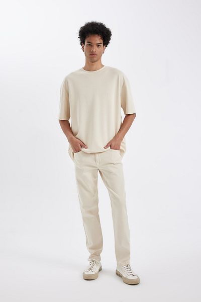 DeFacto Slim Tapered Fit Slim Fit Jeanshose mit normaler Taille und schmalem Bein C9743AX24AU
