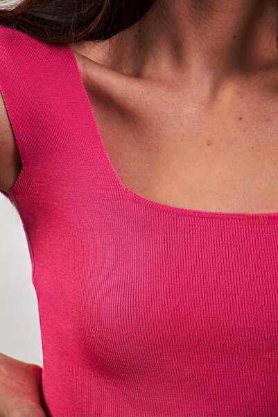 Mrs.idea Women's Square Neck Thick Strap Slim Knitwear Undershirt