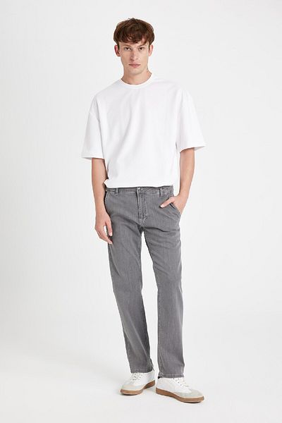 DeFacto Sergio – Regular Fit – Jeans mit geradem Bein D2903AX24SM