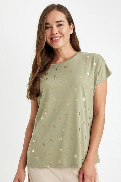 DeFacto Regular Fit Rundhalsausschnitt Glänzend bedrucktes Kurzarm-T-Shirt D4104ax24au