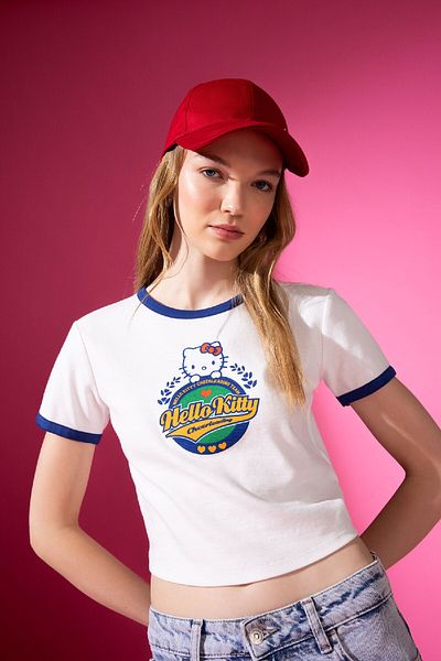 DeFacto Hello Kitty Patterned Rib Short Sleeve T-shirt D4214ax24hs
