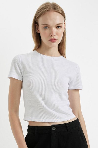 DeFacto Coool Fitted Body-Sitting Waffle Basic Plain Short Sleeve T-Shirt D5181Ax24Au