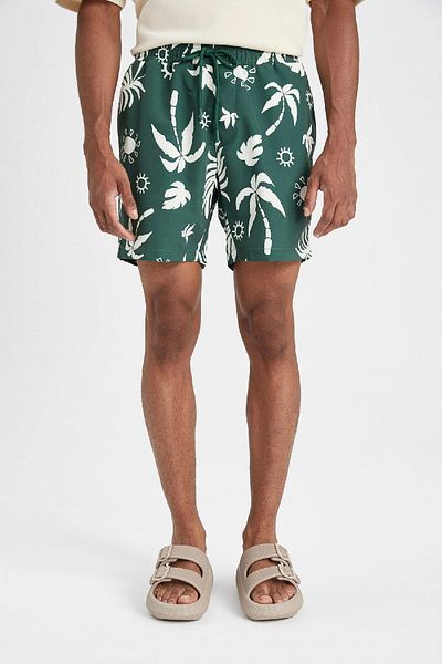 DeFacto Kurze Badeshorts mit normaler Passform und gemustertem Netzfutter D4517ax24hs