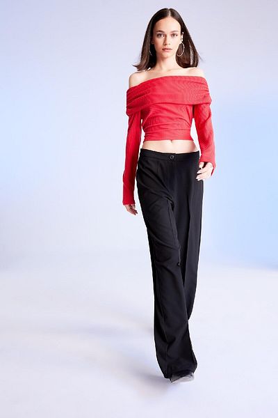 DeFacto Rotes, geripptes, langärmliges Camisole-T-Shirt – schulterfreie Sitzung D4755ax24au