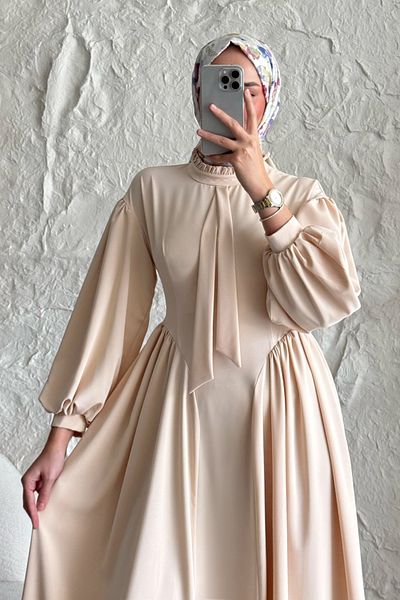 InStyle Rochie bej cu mâneci cu balon cu guler cu curea