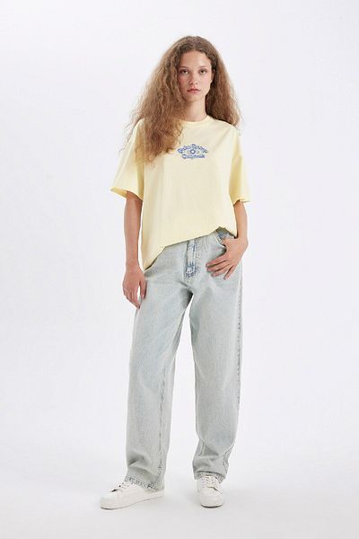 DeFacto Oversize Wide Fit Crew Neck Back Printed Short Sleeve T-Shirt D4929Ax24Au