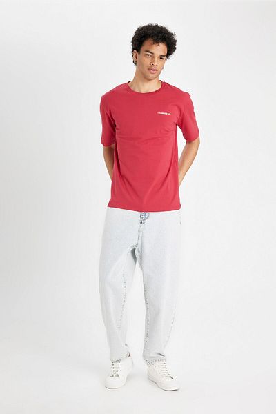 DeFacto Bedrucktes Baumwoll-Kurzarm-T-Shirt mit normaler Passform und Rundhalsausschnitt B5077ax24au
