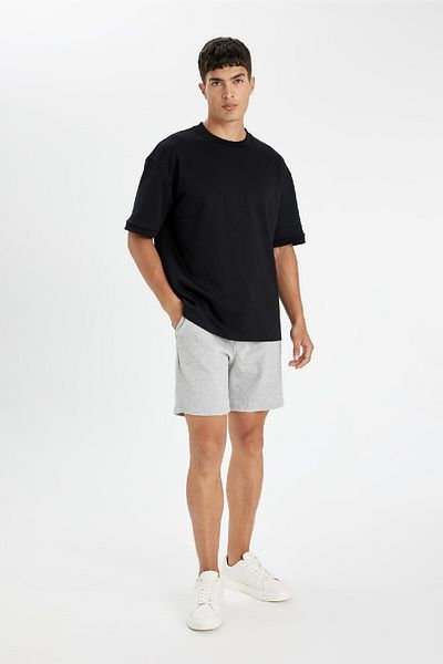 DeFacto Basic Straight Shorts mit normaler Passform und Taschen D5105ax24sm