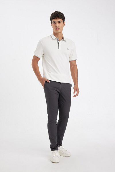 DeFacto Neues Kurzarm-Piqué-Polo-T-Shirt mit normaler Passform D5993AX24SM