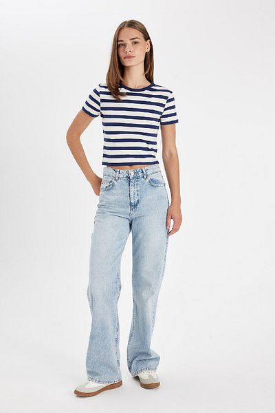 DeFacto Slim Fit Tričko Slim Fit Crew Výstřih Pruhovaná Česaná Bavlna Krátký rukáv D5203Ax24Au