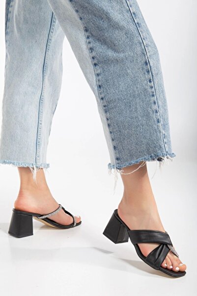 MFT AYAKKABI Жіночі чорні туфлі на високих підборах з камінцями