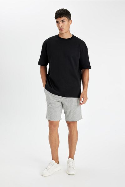 DeFacto Basic Straight Bermuda Shorts with Regular Fit Pockets D7933Ax24Sm