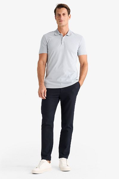 DeFacto Slim Fit, schmal geschnittenes, kurzärmliges Basic-Polo-T-Shirt aus Baumwoll-Modal-Mischgewebe M6609az25sp