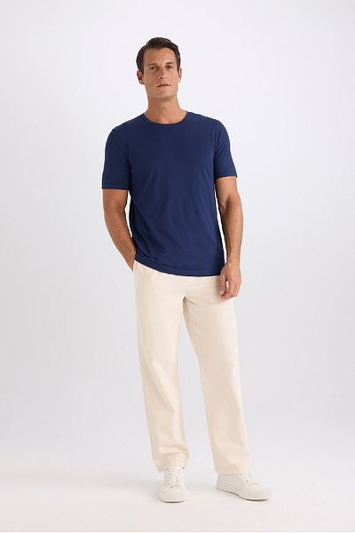 DeFacto Slim Fit Rundhalsausschnitt – Modal-Mischung aus Baumwolle, einfarbig, kurzärmeliges T-Shirt M6606az25sp