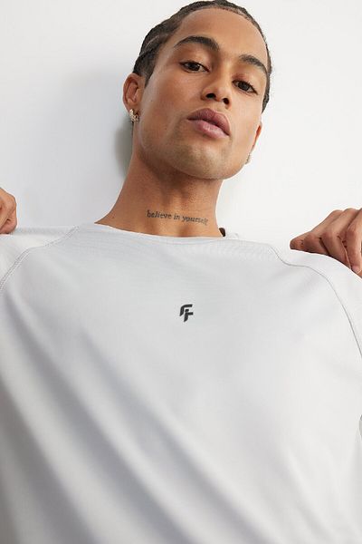 DeFacto DeFactoFit Slim Fit Αθλητικό μπλουζάκι με κοντό μανίκι με στάμπα με λαιμόκοψη V2887AZ25SP
