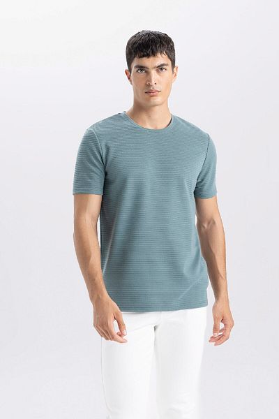 DeFacto Slim Fit Slim Fit Crew λαιμόκοψη Βασικό μασίφ κοντομάνικο μπλουζάκι M6608az25sp