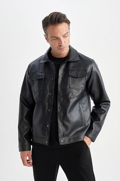 DeFacto Slim-Fit-Mantel aus Kunstleder – wasserabweisend, Druckknopfverschluss, Hemdkragen, mit Taschen D6589AX25SP