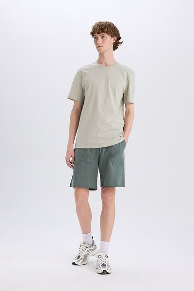 DeFacto 100 % Baumwolle Neues Basic-T-Shirt mit Rundhalsausschnitt und normaler Passform, einfarbig, kurzärmelig V7699az25sp