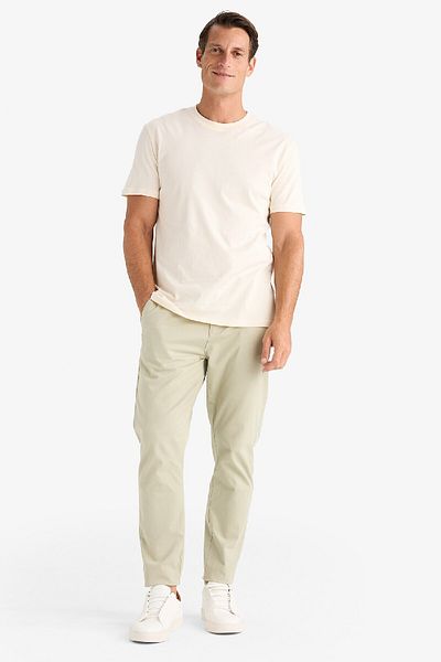 DeFacto 100 % Baumwolle Neues Basic-T-Shirt mit Rundhalsausschnitt und normaler Passform, einfarbig, kurzärmelig V7699az25sp