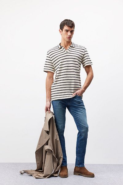 DeFacto Kurzärmliges Polo-T-Shirt mit normaler Passform und Streifen B6532AX25SP