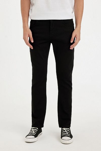 DeFacto Sergio Regular Fit Jeanshose – normale Taille, Röhrenbein D9061AX24AU