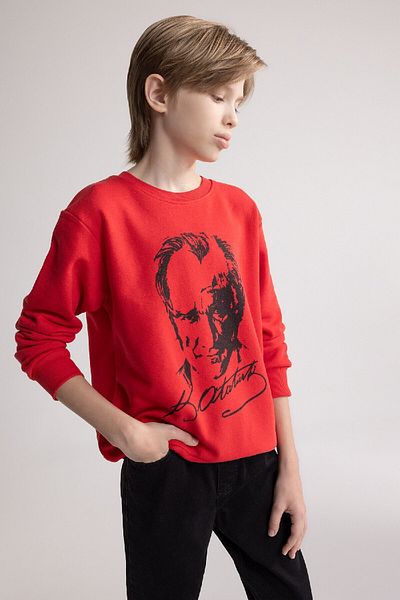 DeFacto Rotes Atatürk-Sweatshirt mit Rundhalsausschnitt für Jungen D8202a824wn
