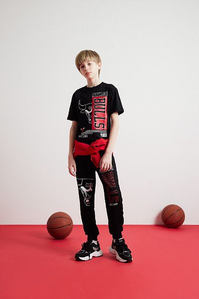 DeFacto Boy's Nba Chicago Bulls Crew Neck Short Sleeve T-Shirt D9504A825Sm