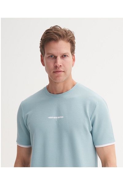 Cazador Men's Cazador Basic Summer Slim Fit Cut Honeycomb Textured Crew Neck T-Shirt