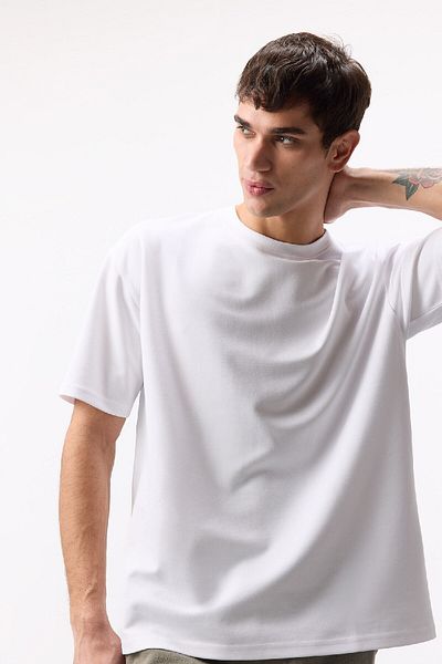 DeFacto 100 % Baumwolle Neues Basic-T-Shirt mit Rundhalsausschnitt und normaler Passform, einfarbig, kurzärmelig V7699az25sp
