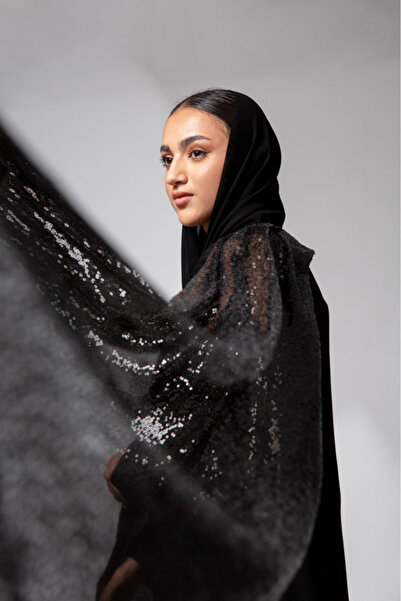 outline Black abaya decorated with sequins