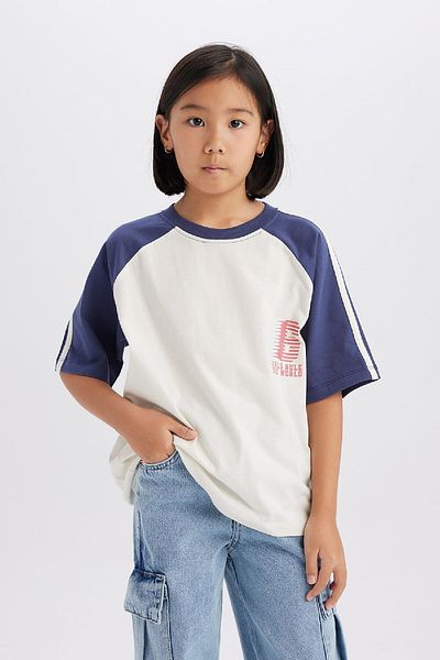 DeFacto Girl Oversize Wide Fit Crew Neck Short Sleeve T-Shirt D8539A825Sm