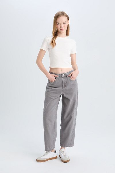 DeFacto Cool Fitted Crew Neck Basic μασίφ κοντομάνικο λευκό μπλουζάκι Z8790az25sm