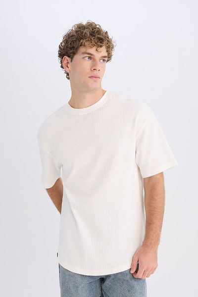 DeFacto 100% Cotton Boxy Fit Crew Neck Short Sleeve Basic Plain Waffle T-Shirt B4443Ax25Sp