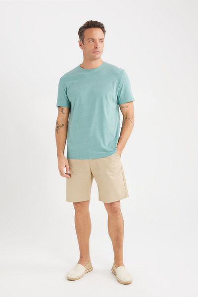 DeFacto Neues, einfarbiges Basic-Kurzarm-T-Shirt mit normaler Passform und Rundhalsausschnitt E1091AXNS