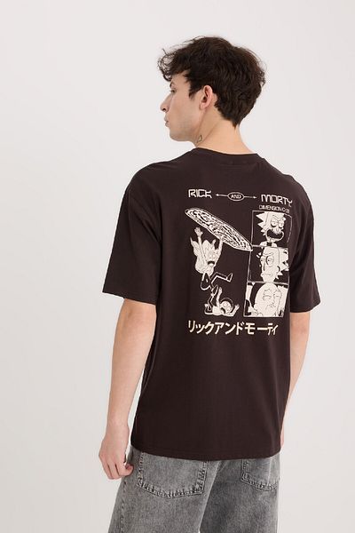 DeFacto Koszulka z krótkim rękawem Rick And Morty Boxy Fit z okrągłym dekoltem i nadrukiem na plecach, 100% bawełny D9843ax25sp