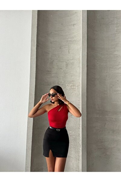 aytenli Twisted Single Shoulder Chest Low-Cut Detailed Side Gathered Sandy Crop Blouse