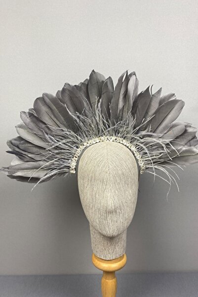Limelia Gray Enda Model Feather and Stone Detailed Bridal Henna Crown Accessory