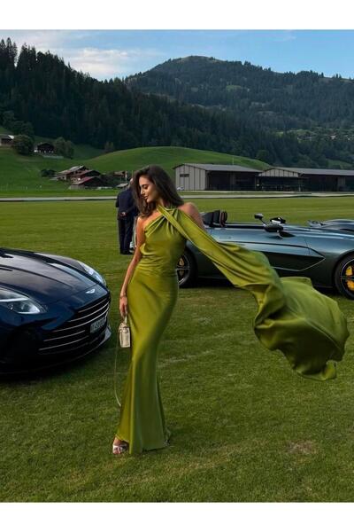 theanemos Yeşil Sırt Dekolteli Boyundan Bağlamalı Uzun Elbise