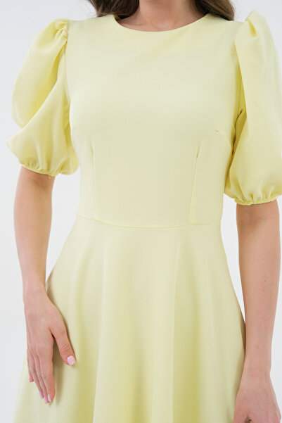 bayansepeti Sarı Atlas Kumaş Bisiklet Yaka Prenses Kol Detay Kloş Kesim Midi Boy Sarı Elbise 220