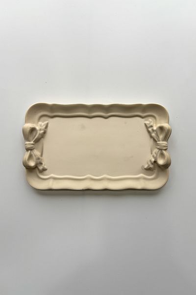sin istanbul Bow Rectangular Plate Beige