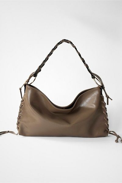 Yuka Atelier Τσάντα ώμου Gigi Shiny Faux Leather μεσαίου μεγέθους Baguette