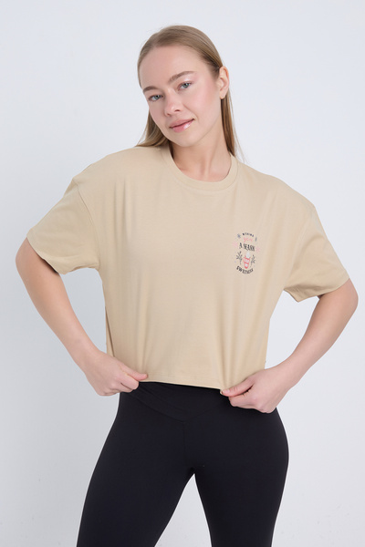 Velvoria Γυναικείο oversized A Season Sweetness με τύπωμα Μπεζ Χρώμα Crop