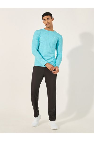 Styli Logo Detail Long Sleeve Muscle Fit T-Shirt